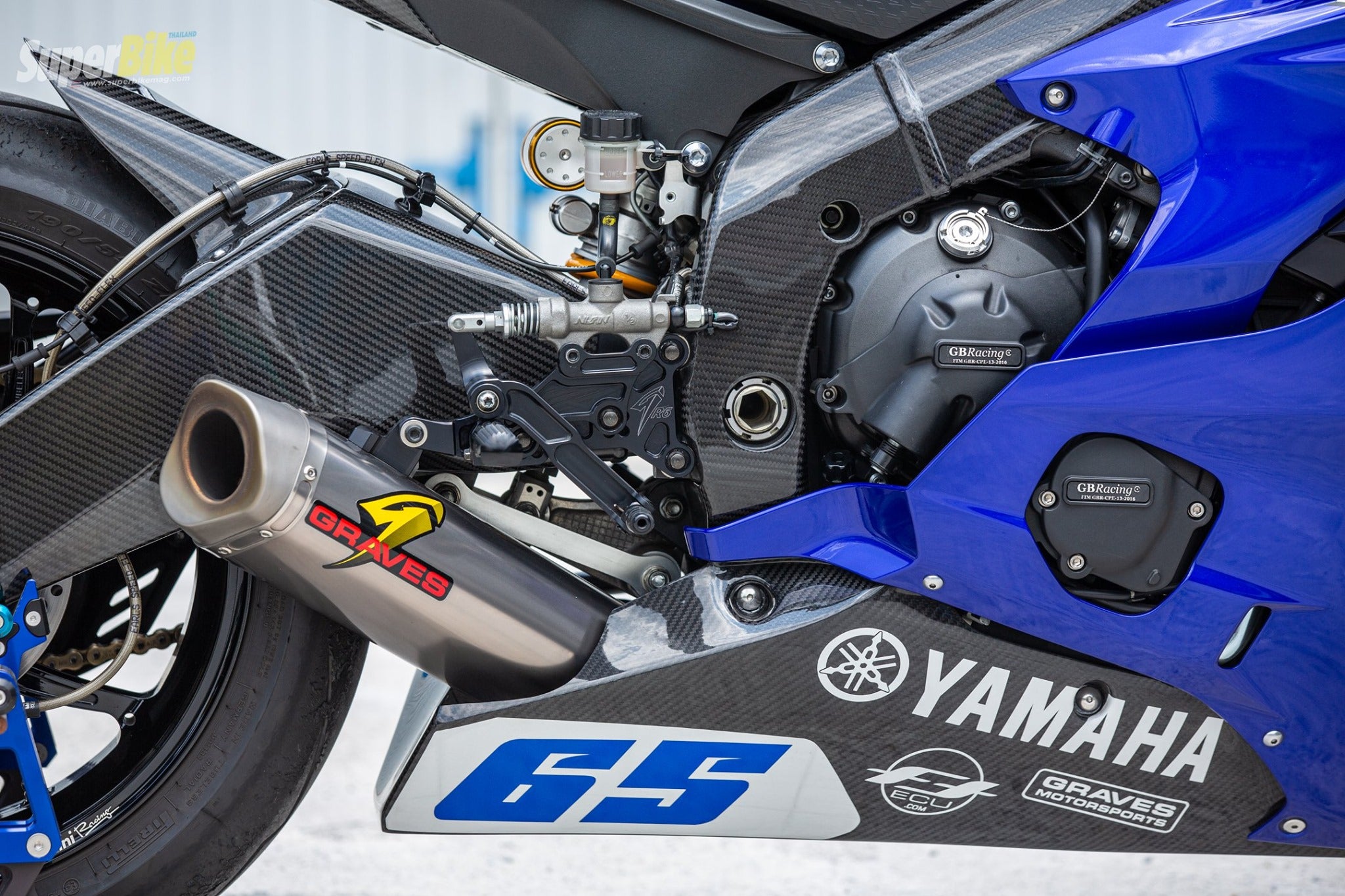 Yamaha R6 Carbon Fiber Race Bauchspoiler (Beschreibung lesen)
