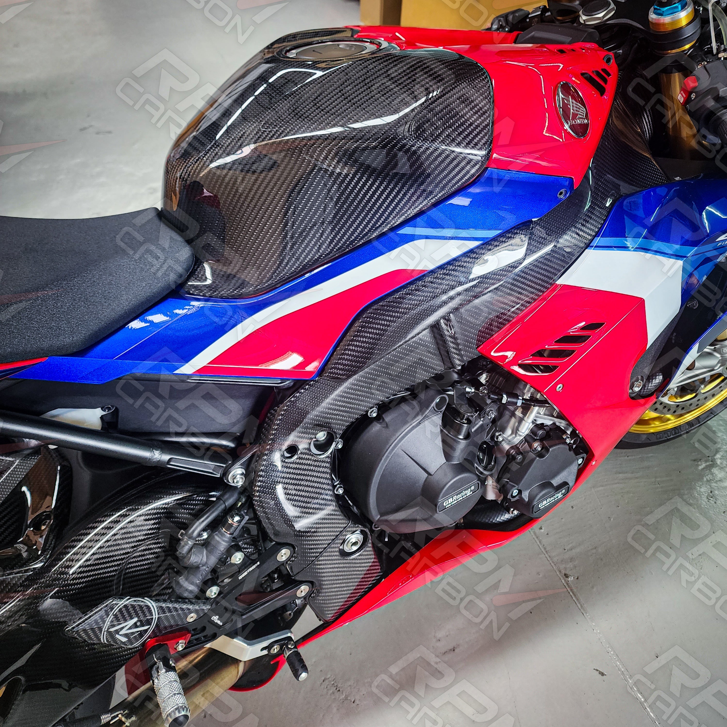 Honda CBR1000RR-R Carbon Fiber Tank Pad Cover