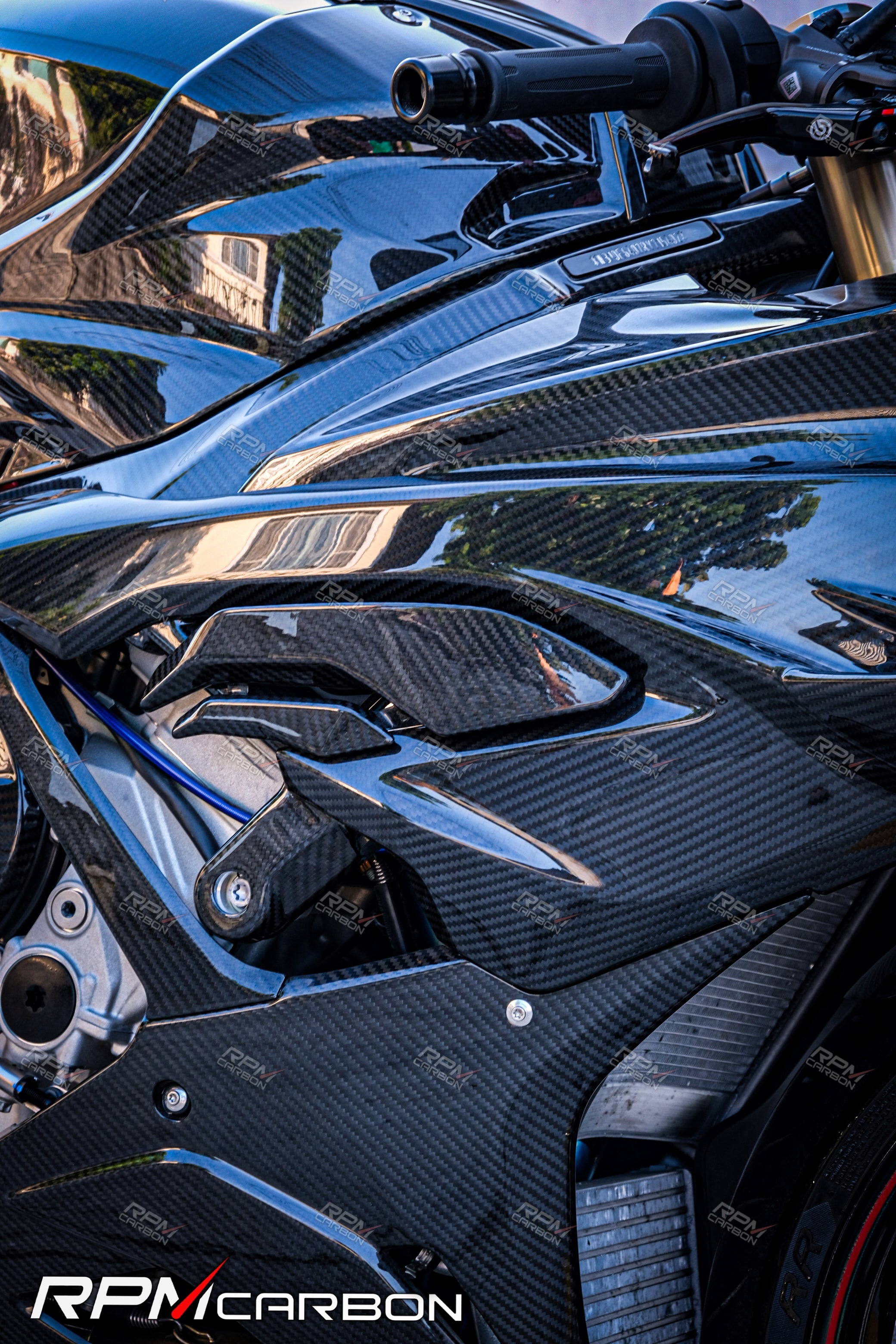 BMW S1000RR Carbon Fiber Gilles Side Panel
