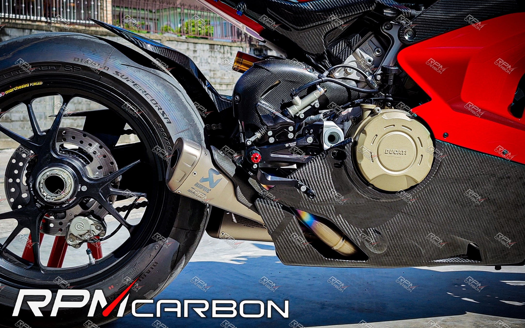 Ducati Panigale/Streetfighter V4 Carbon Fiber Exhaust Cover Small (Akrapovic Exhaust)