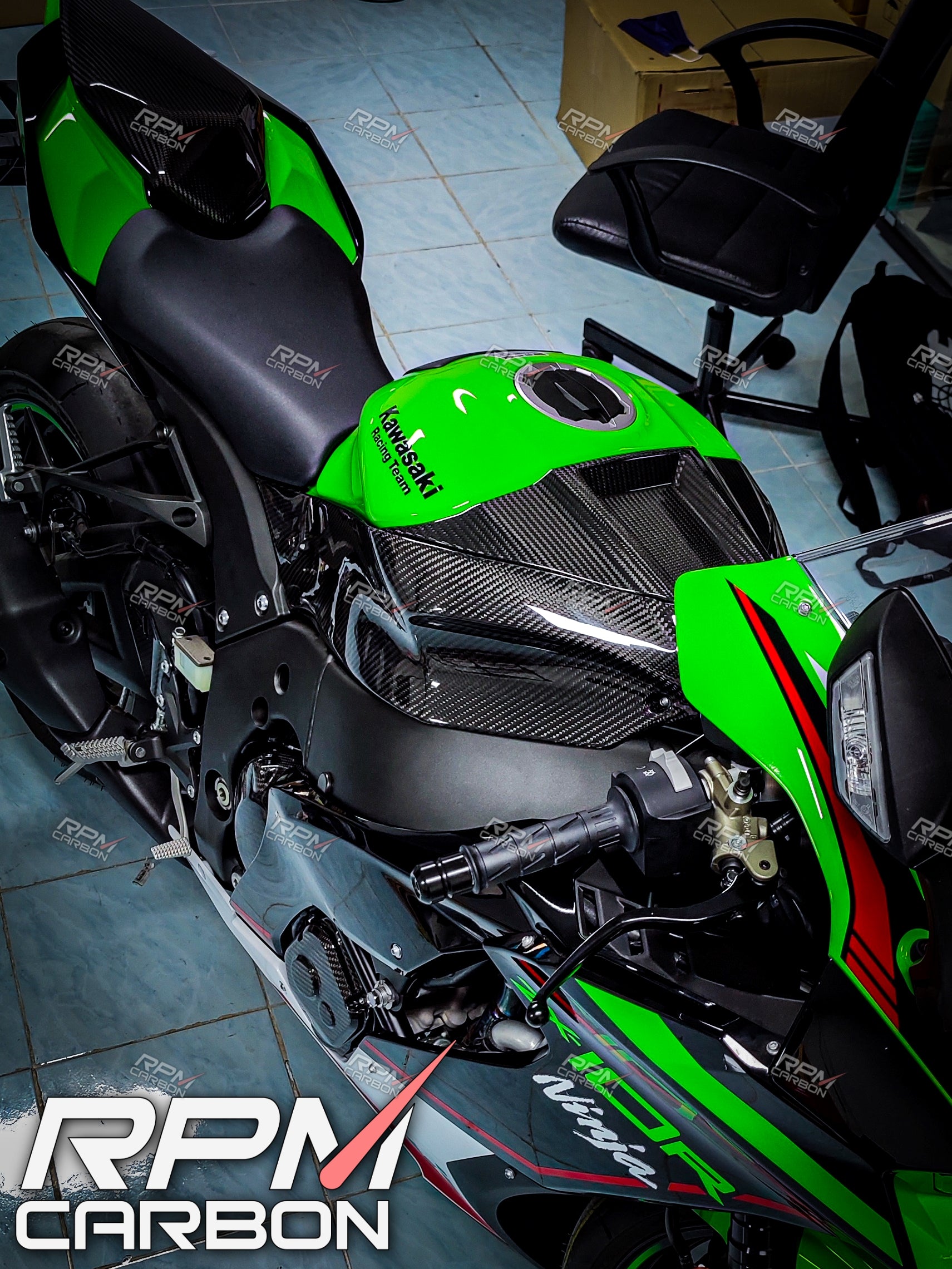 Kawasaki ZX-10R Carbon Fiber Upper Tank Airbox Cover