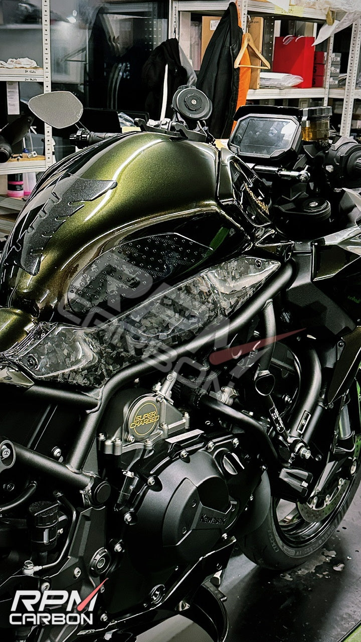 Kawasaki Z H2 Carbon Fiber Chain Tank Side Panels