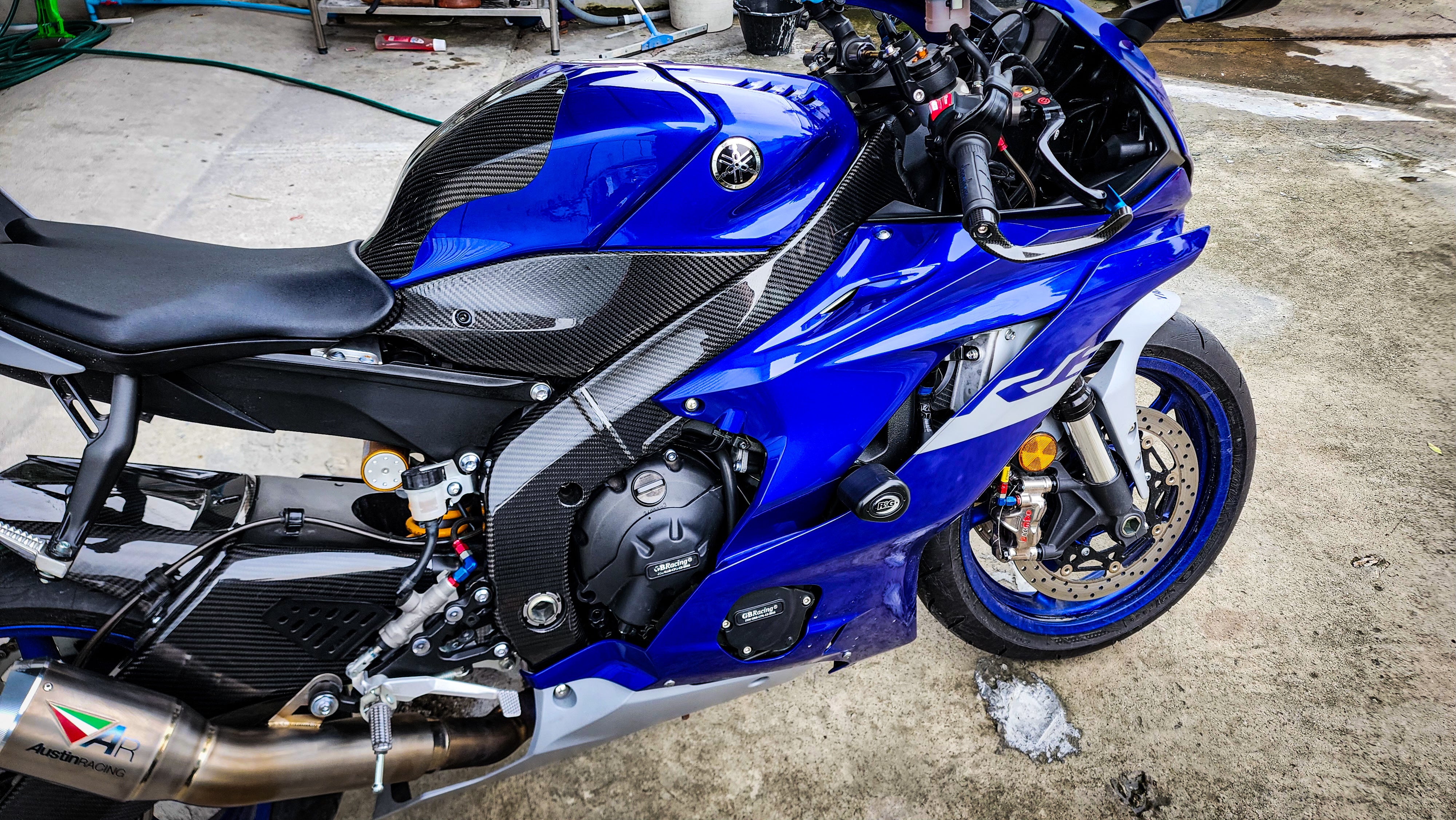 Yamaha R6 Carbon Fiber Frame Covers Protectors