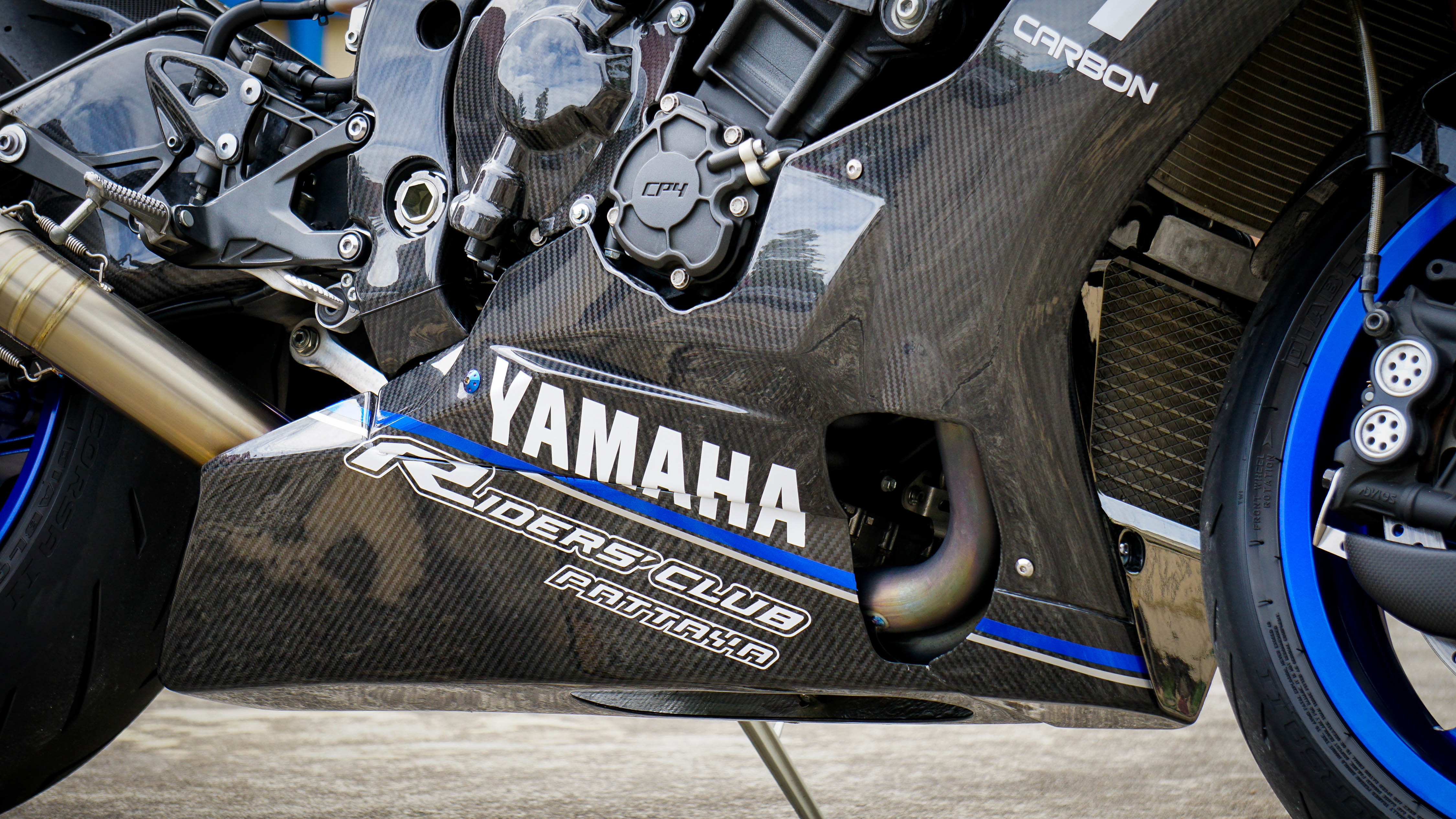 Yamaha R1 R1M Carbonfaser-Renn-Bauchwanne, untere Verkleidungen (BESCHREIBUNG LESEN)