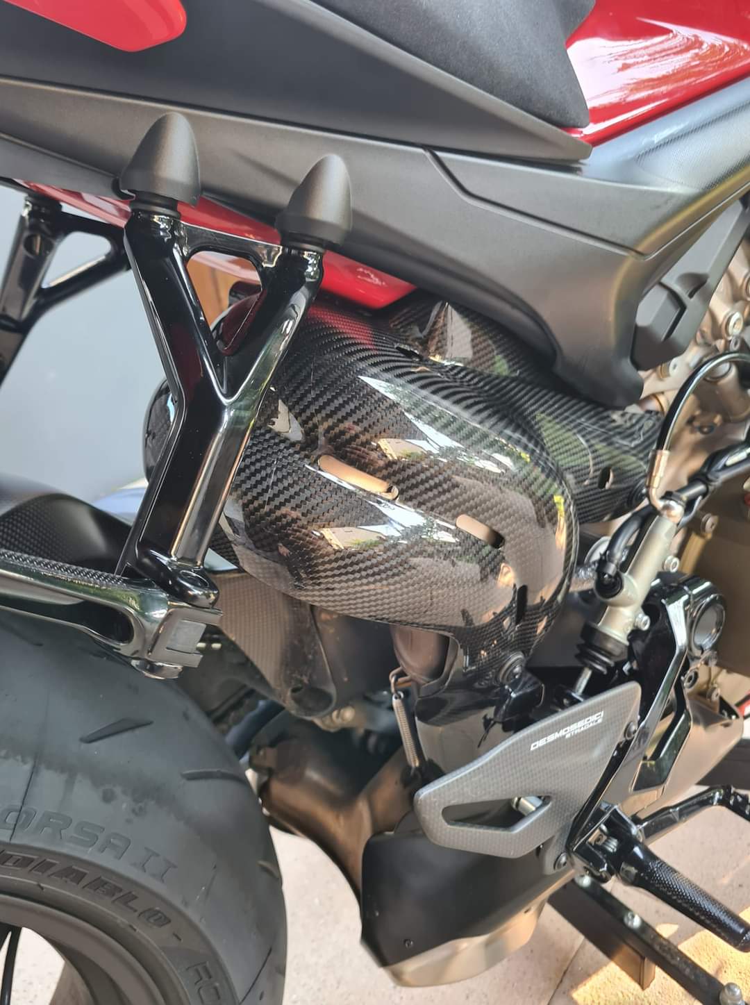 Ducati Panigale/Streetfighter V4 Carbon Fiber Exhaust Cover (EURO 4 Only)