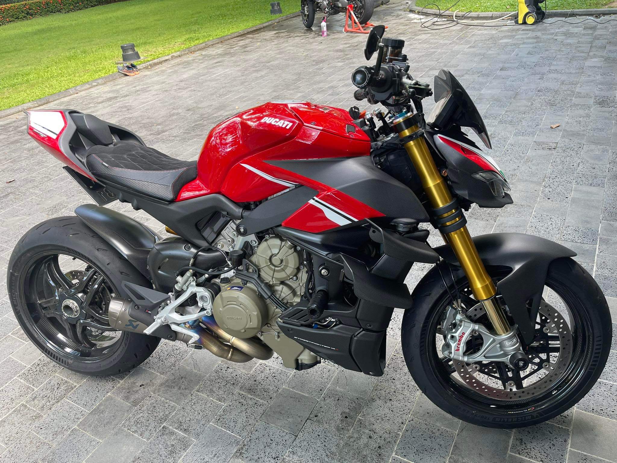 Ducati Streetfighter V4 Carbon Fiber Upper Radiator Guards Panels