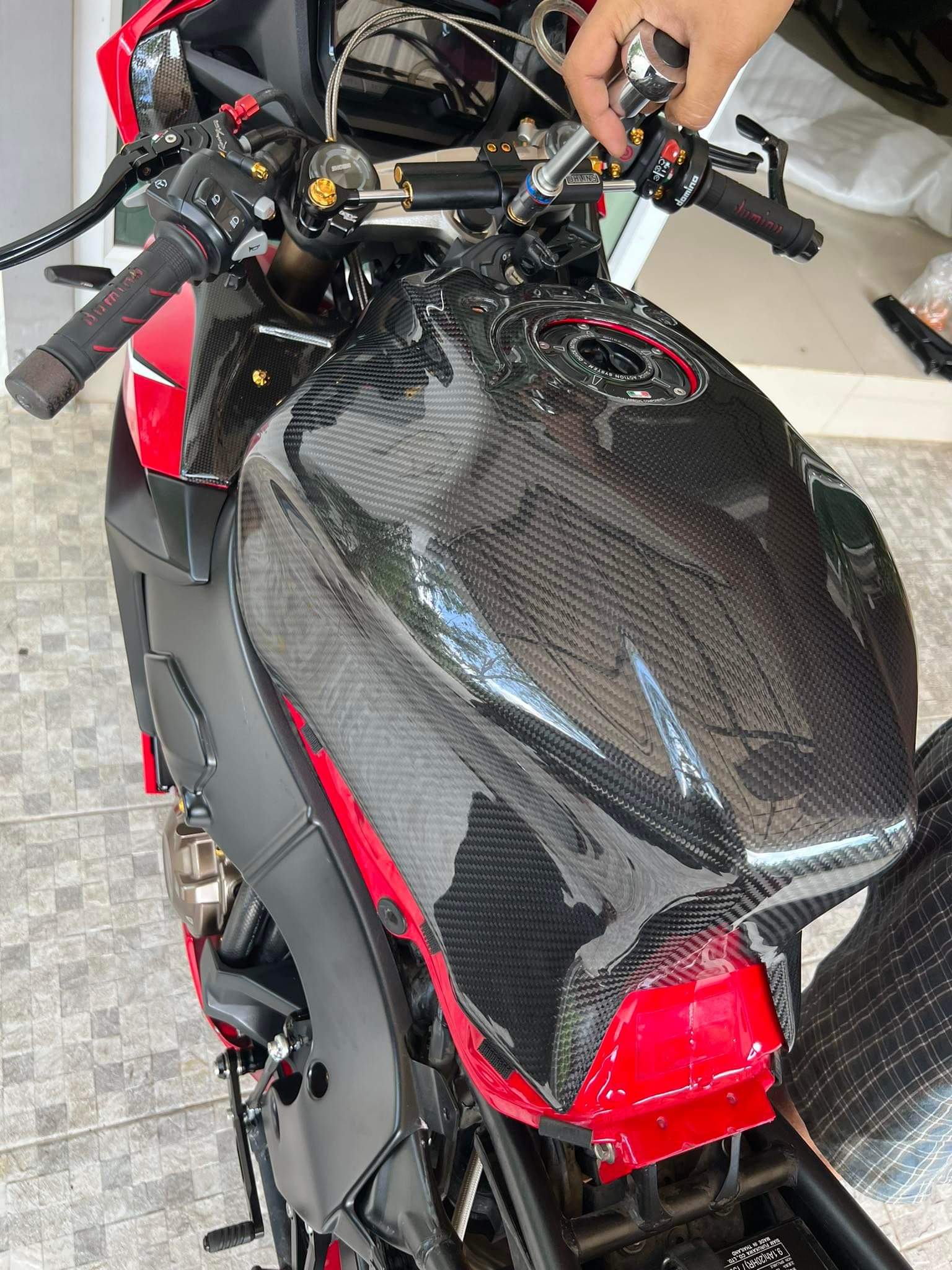 Honda CBR650R / CB650R Carbon Tank Extender Shroud