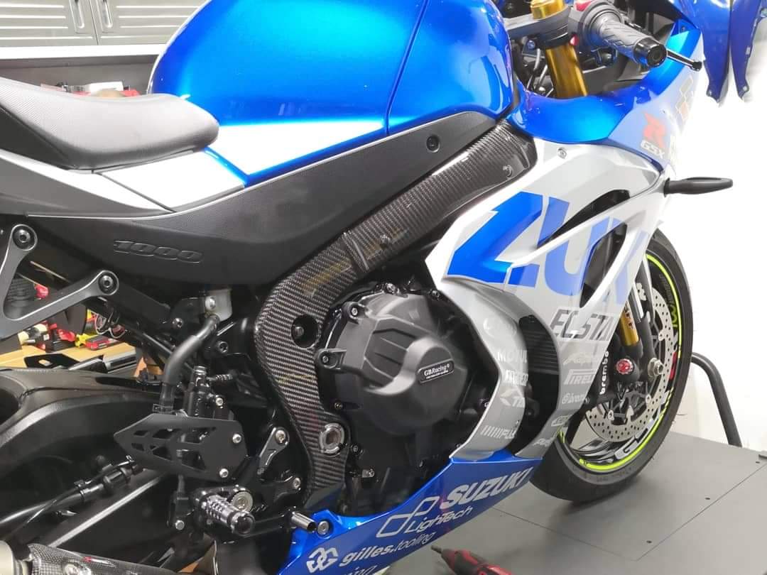Suzuki GSX-R 1000 2017+ Carbon Fiber Frame Covers Protectors