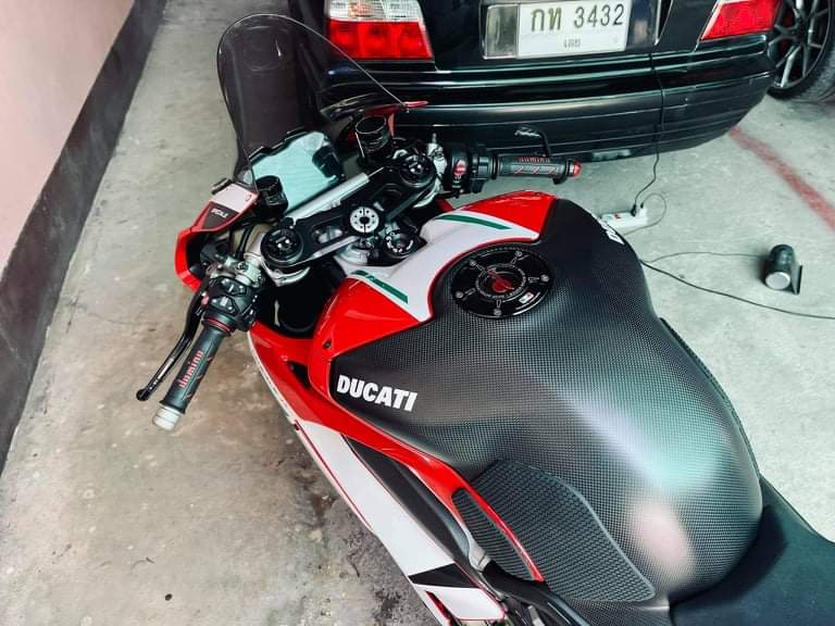 Ducati Panigale/Streetfighter V4 Carbon Fiber Tank Cover Protector