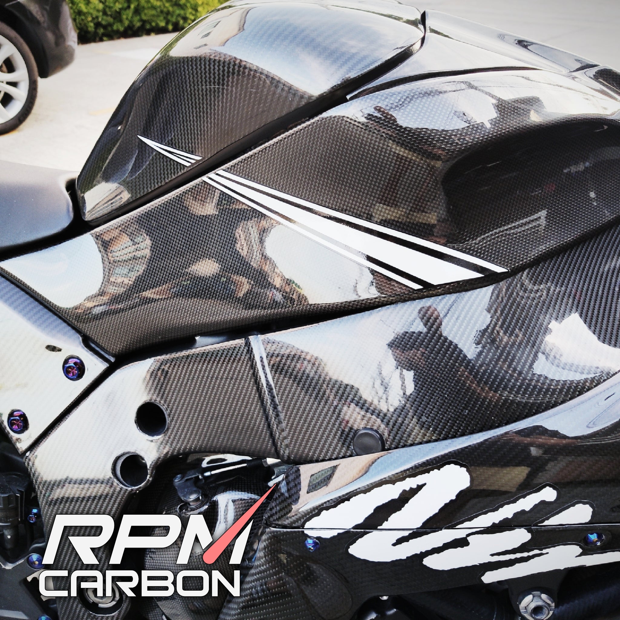 Kawasaki ZX-10R Carbon Fiber Tank Side Panels