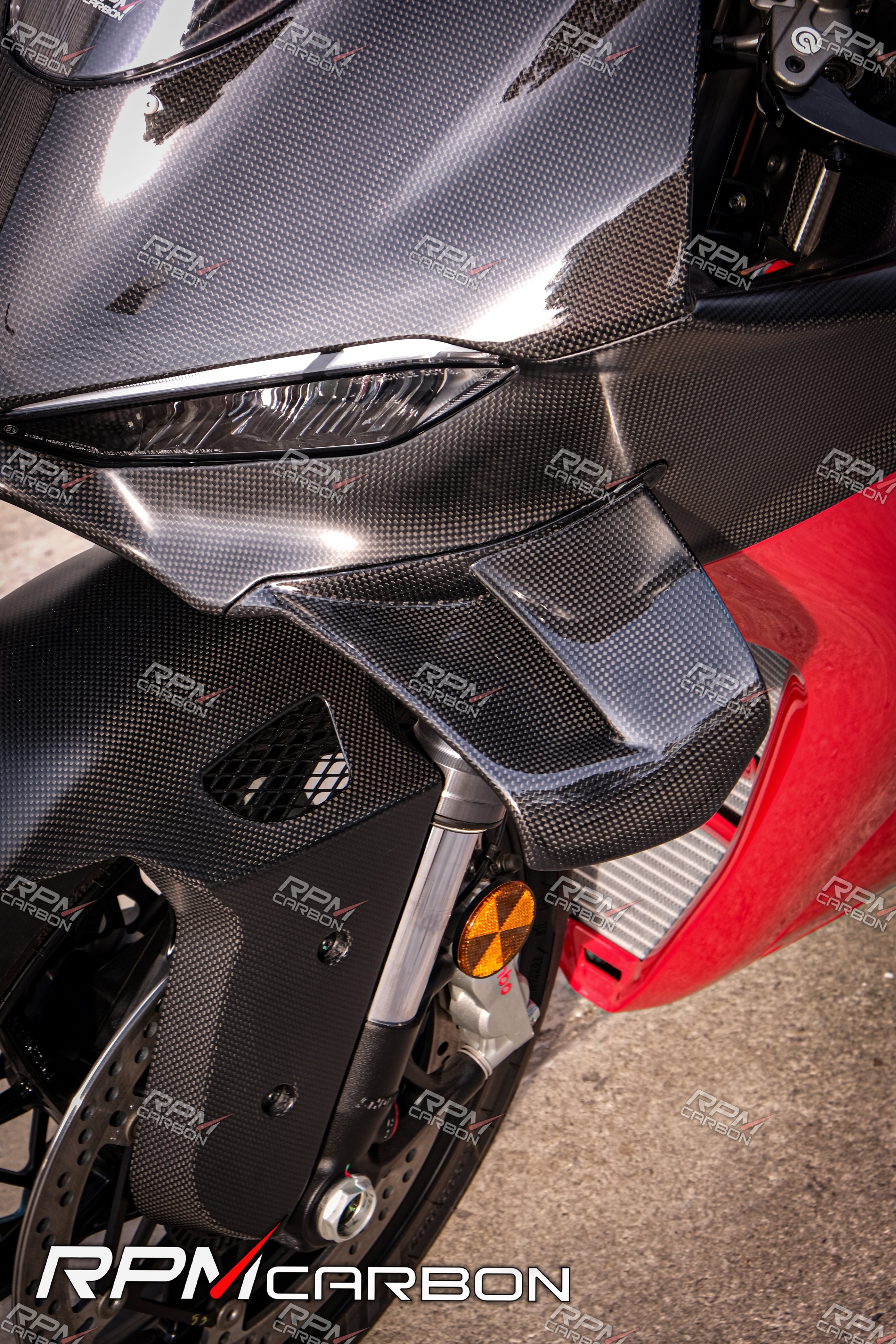 Carbon Fiber Front Fender for Ducati Panigale V4 / V4S / V4R.