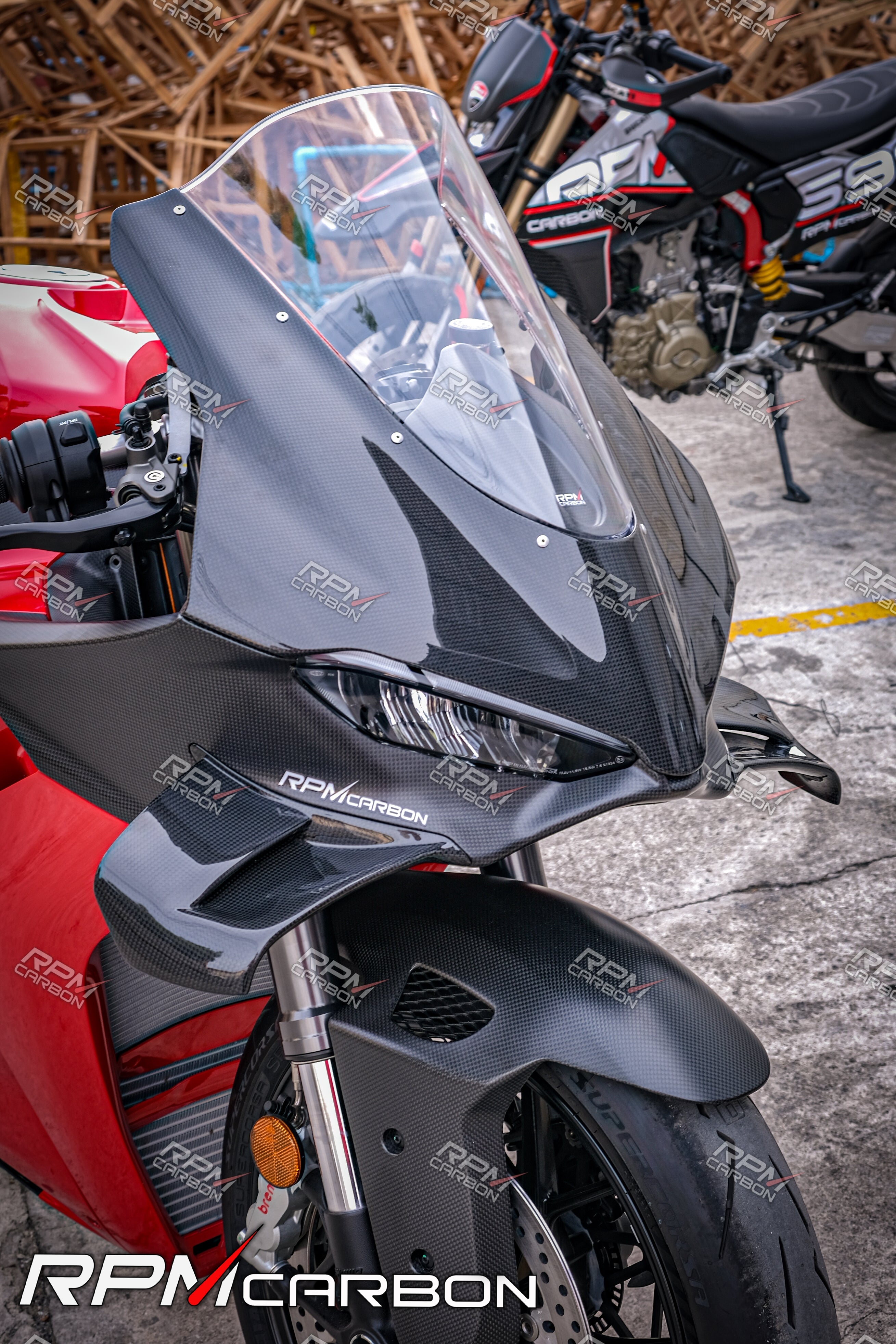 Carbon Fiber Front Fender for Ducati Panigale V4 / V4S / V4R.