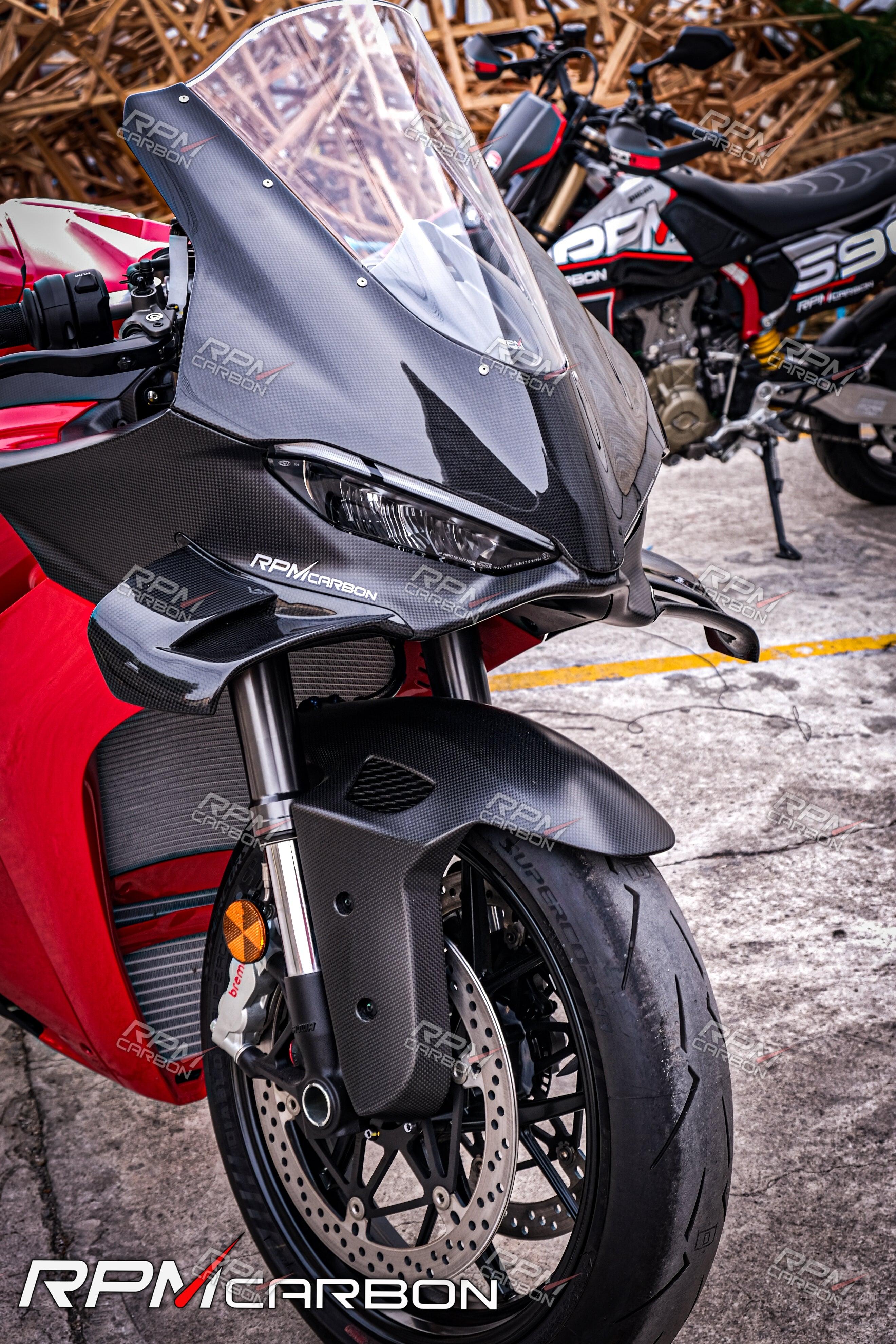 Carbon Fiber Front Fender for Ducati Panigale V4 / V4S / V4R.
