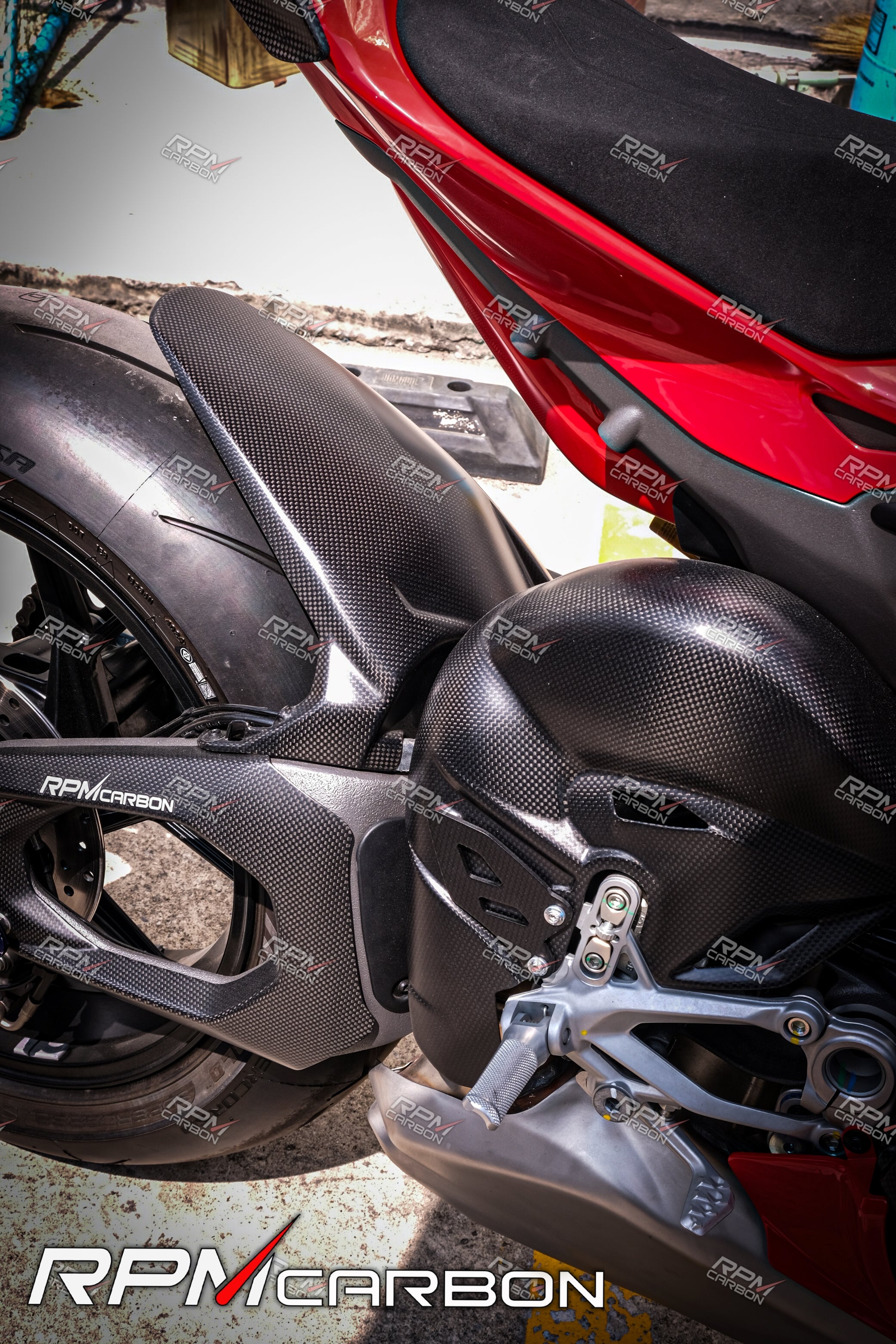 Carbon Fiber Front Fender for Ducati Panigale V4 / V4S / V4R.