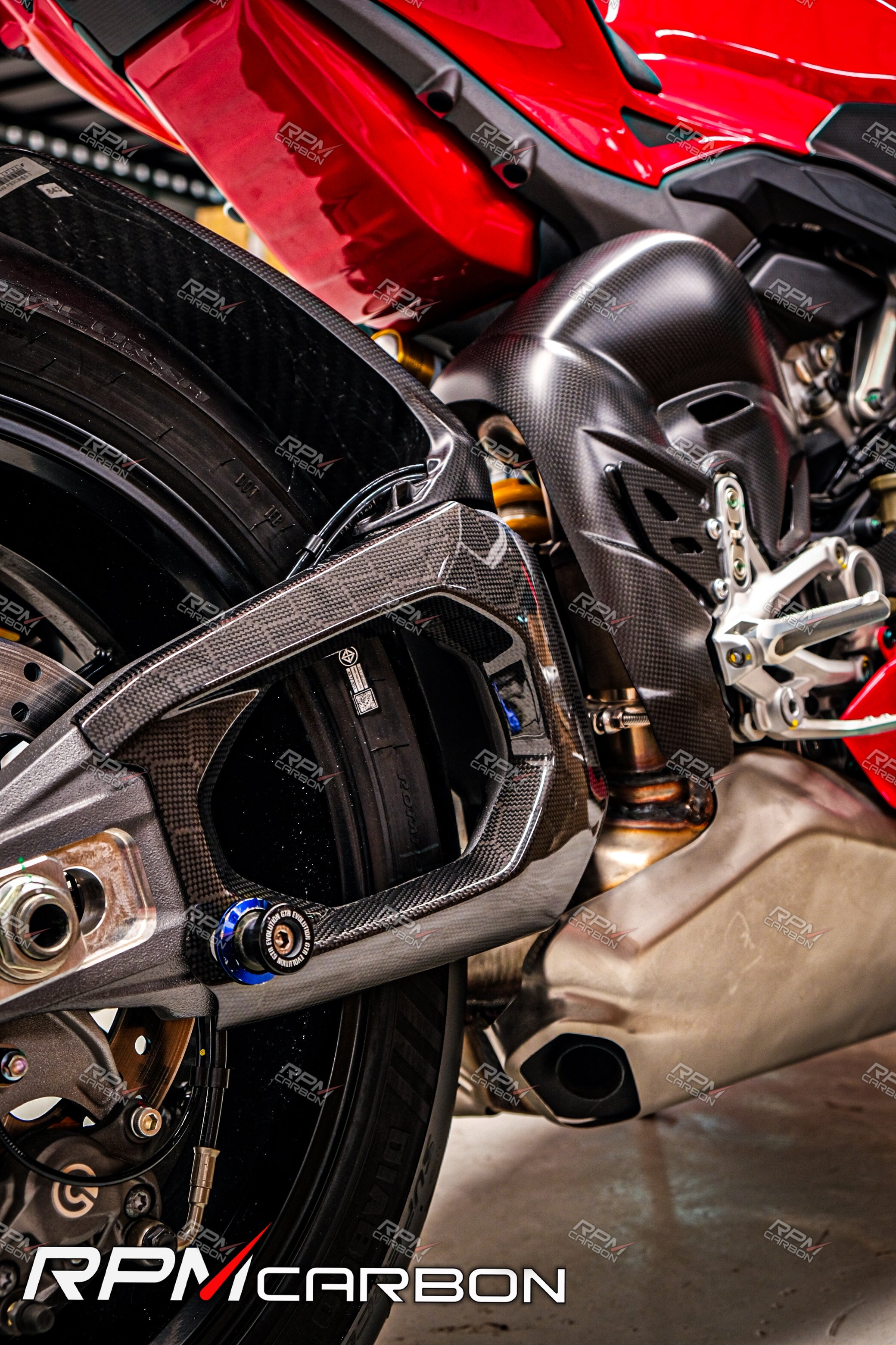 Ducati Panigale V4 Carbon Swingarm Cover Right (DP Version)