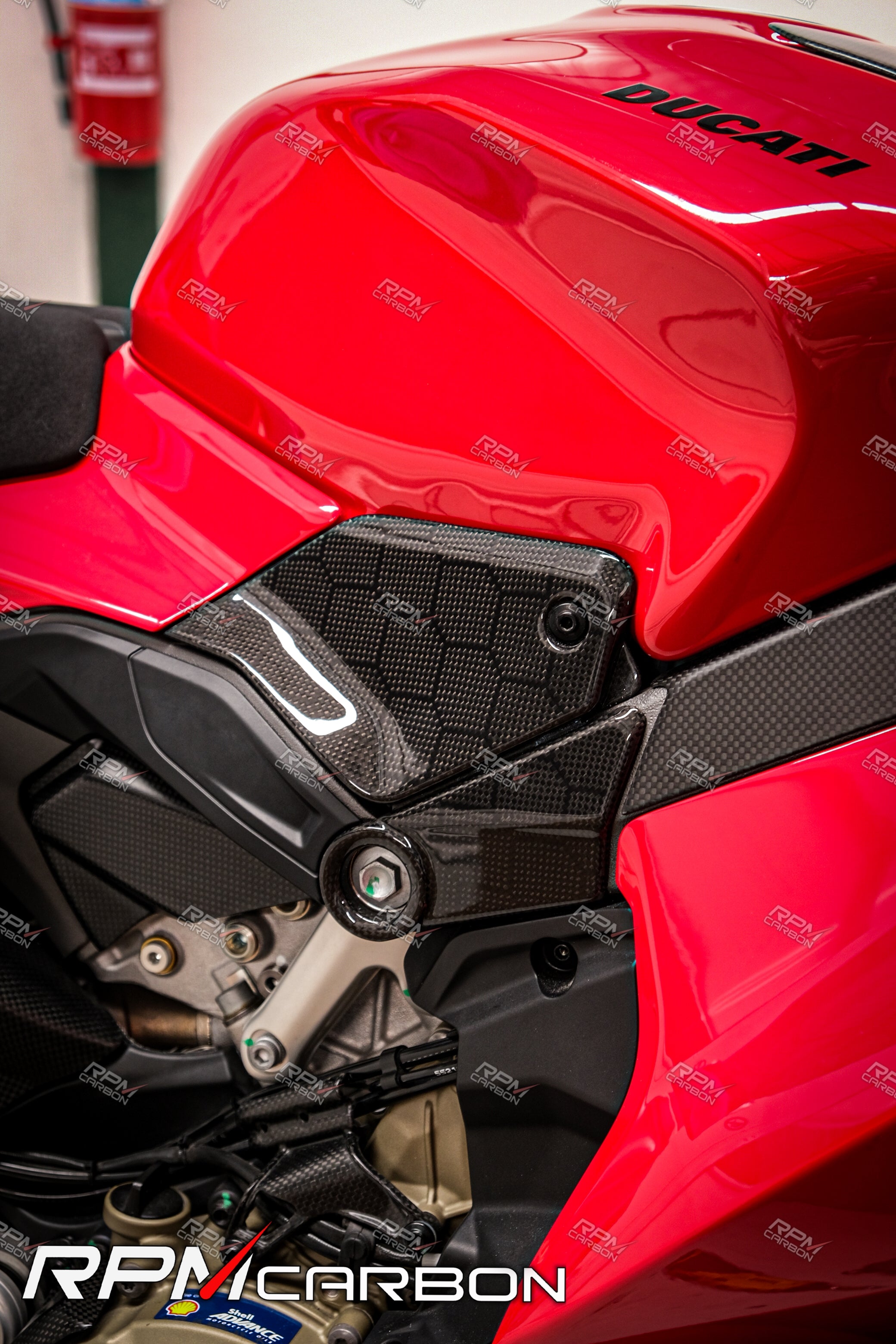 Ducati Panigale V4 / Streetfighter V4 Carbon Tank Side Panels