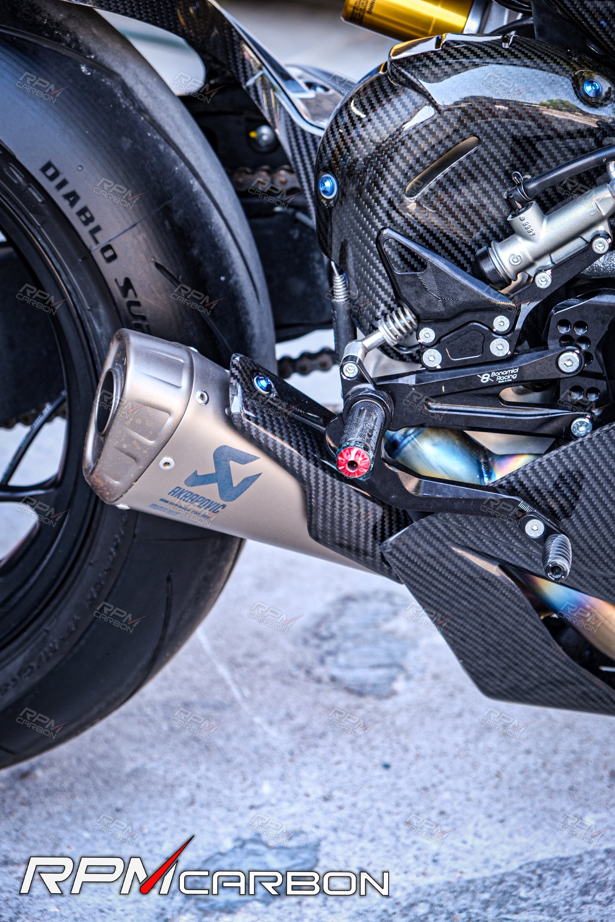 Ducati Panigale/Streetfighter V4 Carbon Fiber Exhaust Cover Small (Akrapovic Exhaust)
