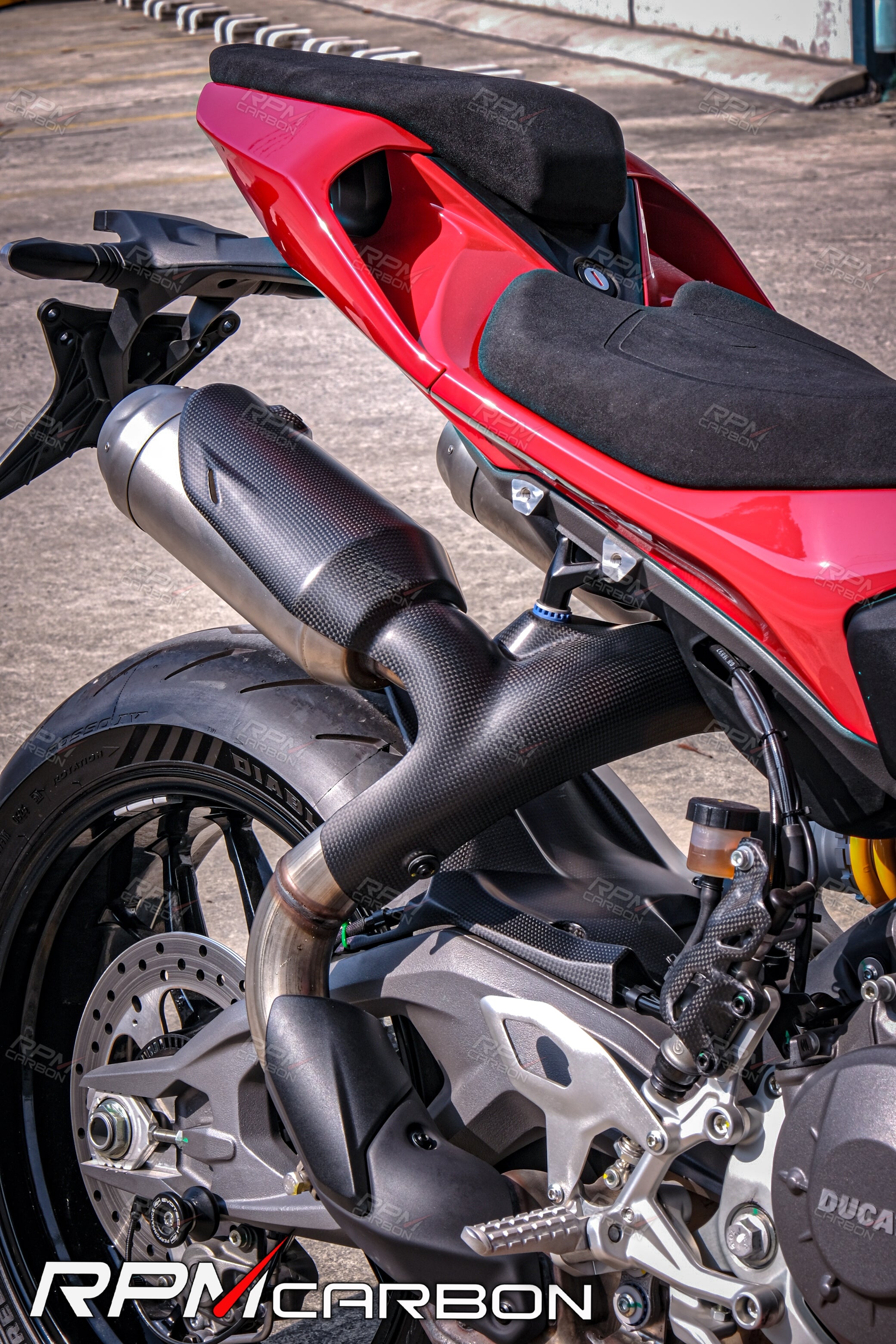 Carbon Fiber Front Fender for Ducati Panigale V4 / V4S / V4R.