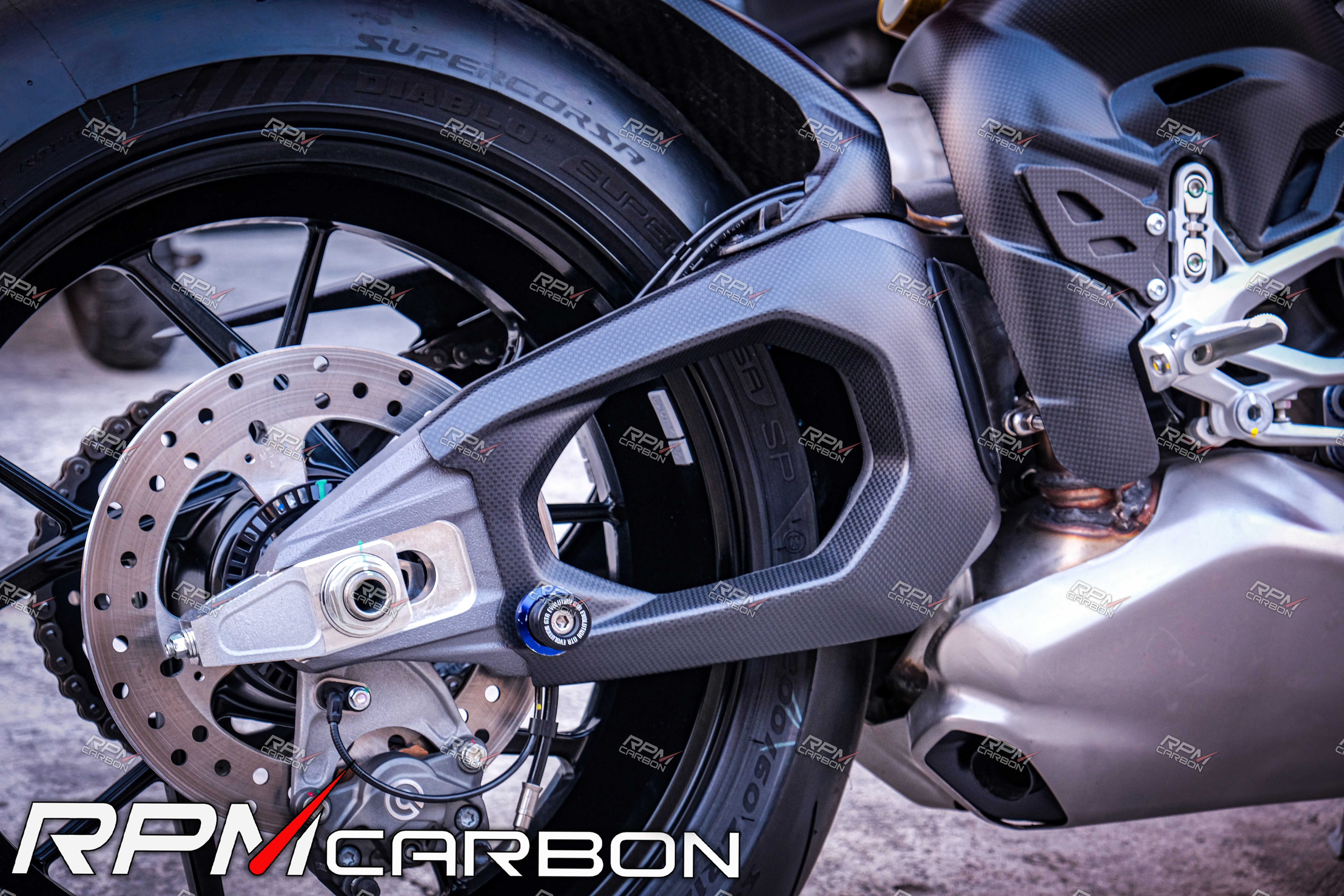 Ducati Panigale V4 Carbon Swingarm Cover Right (DP Version)
