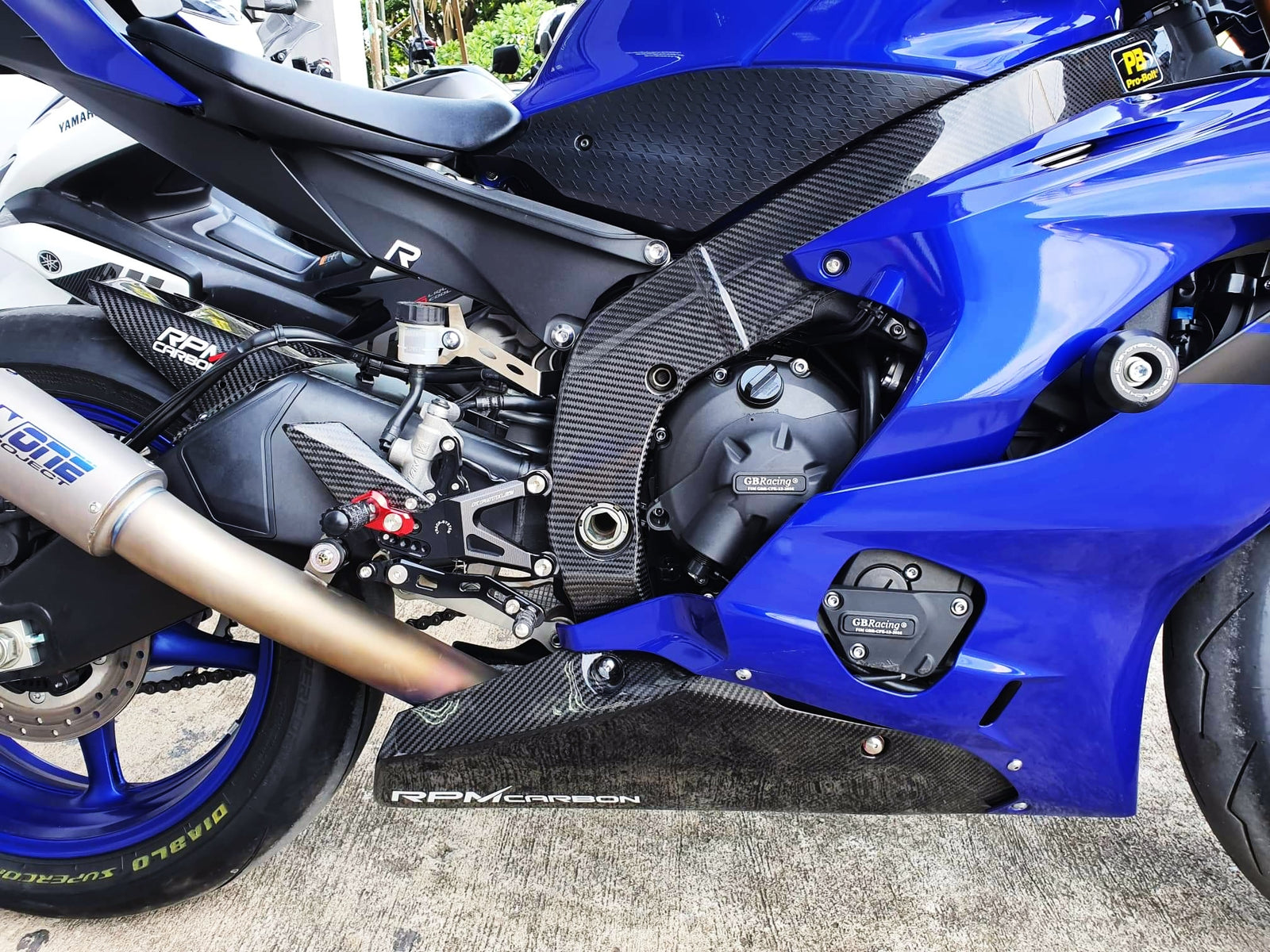 Carbon R6 Yamaha R6 Carbon Fiber Race Belly Pan ( Read Description )